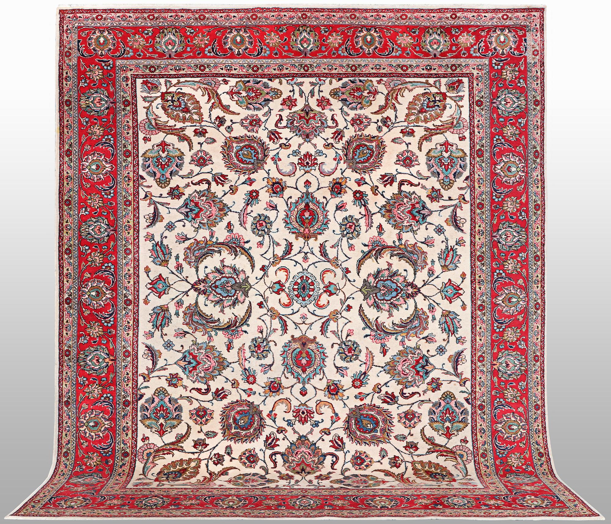 A carpet, Sarouk, ca 397 x 298 cm.
