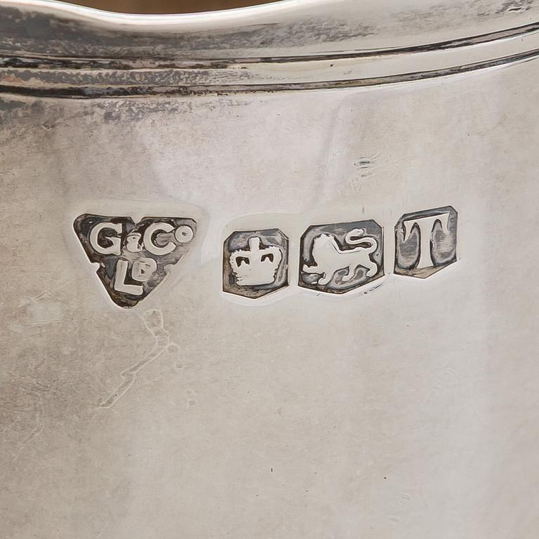 Mugg, sterlingsilver, Garrard & Co Ltd, Sheffield 1961.