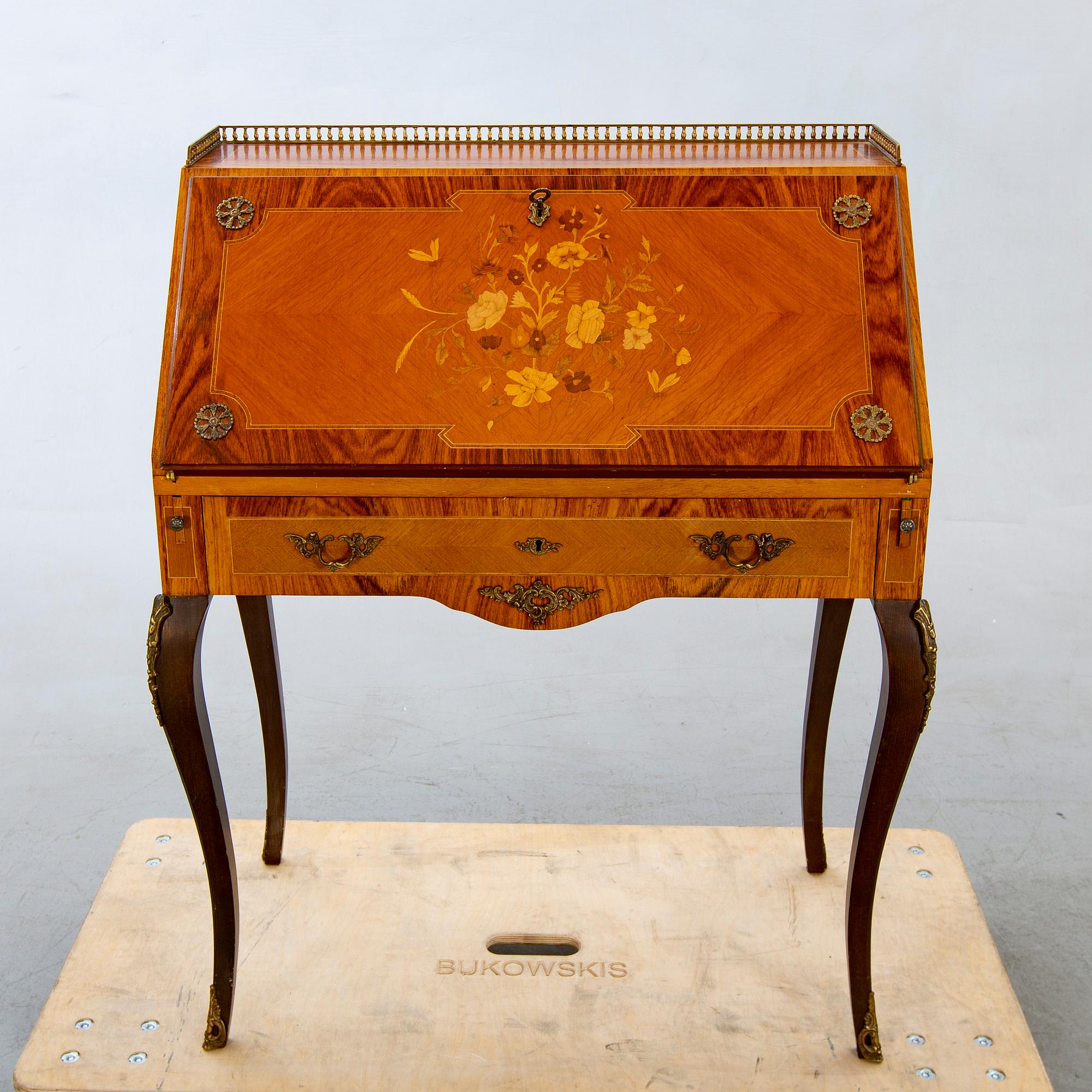 Sekretär Louis XV-stil 1900-talets mitt.