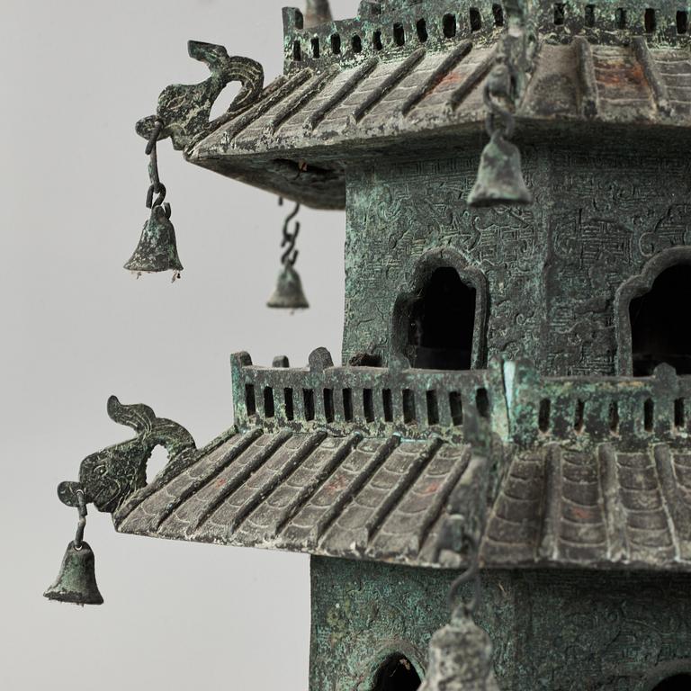PAGOD, brons. Qingdynasty (1644-1912).