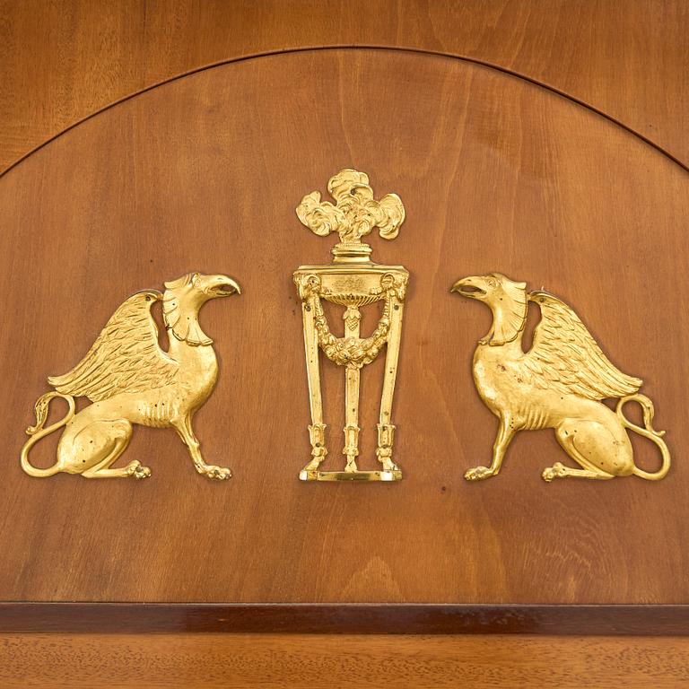 Mirror with console table, Empire style, early 20th century.