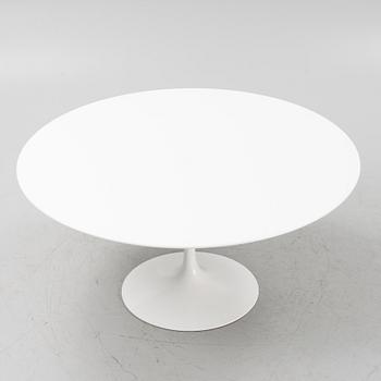 Eero Saarinen, a 'Tulip' dining table from Knoll Studio.