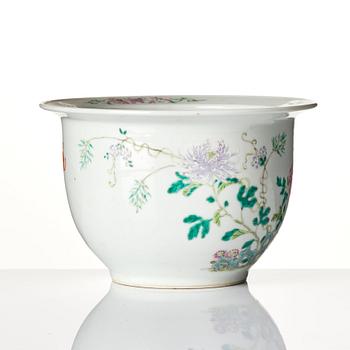 A Chinese famille rose jardiniere, Republic period, first half of the 20th century.