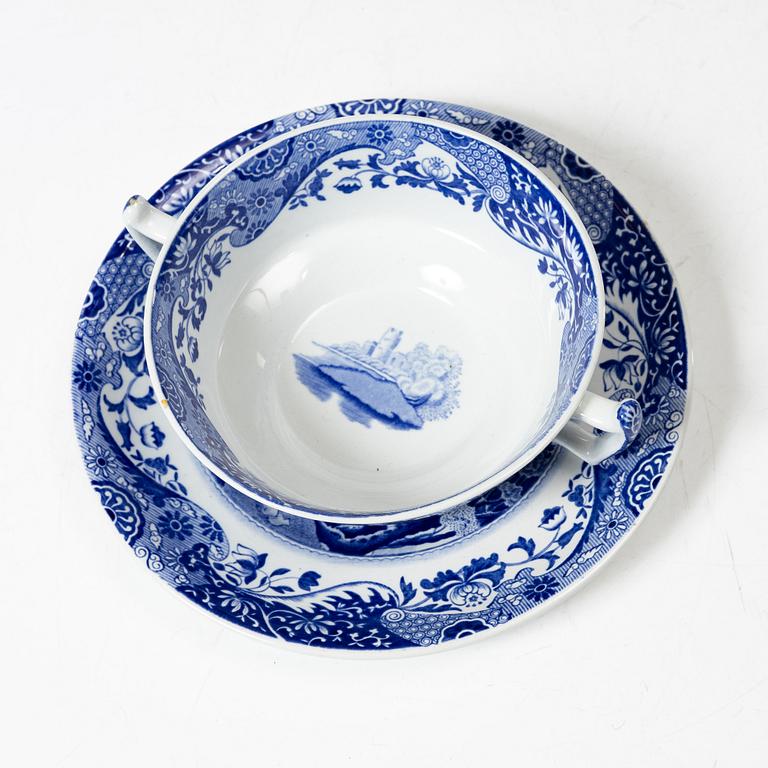 A 42-piece 'Spode's Italian' dinner service, England, mid-20th century - 21st century.