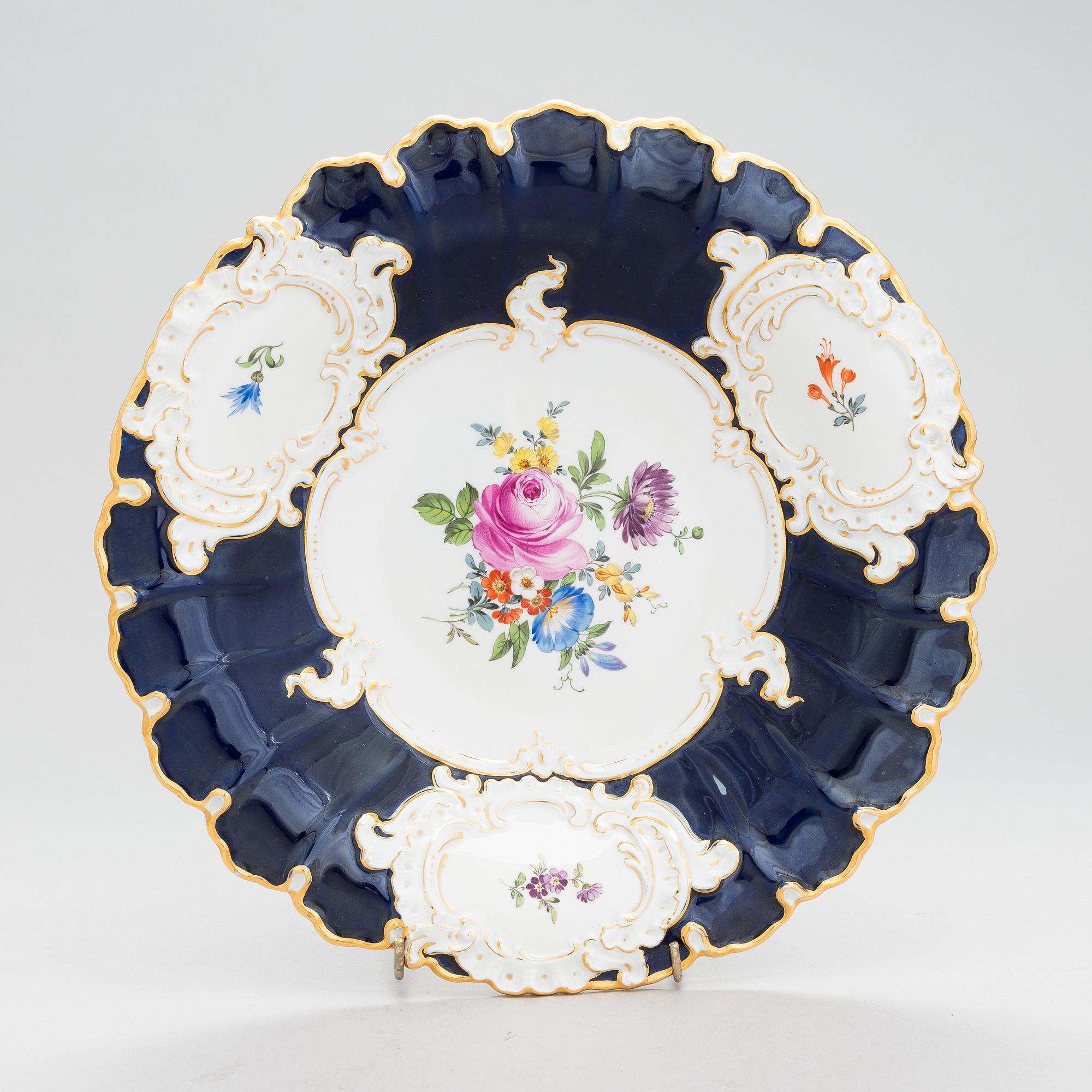 A 20th century Meissen porcelain dish.