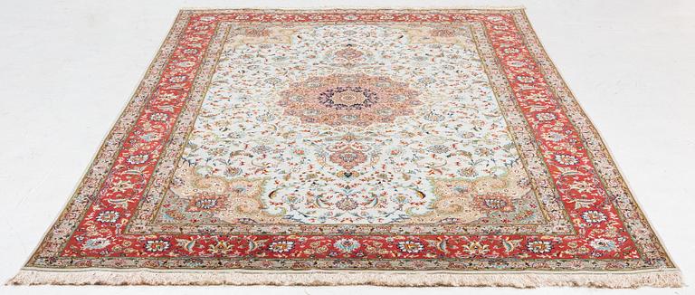 Rug, Tabriz, approx. 312 x 200 cm.