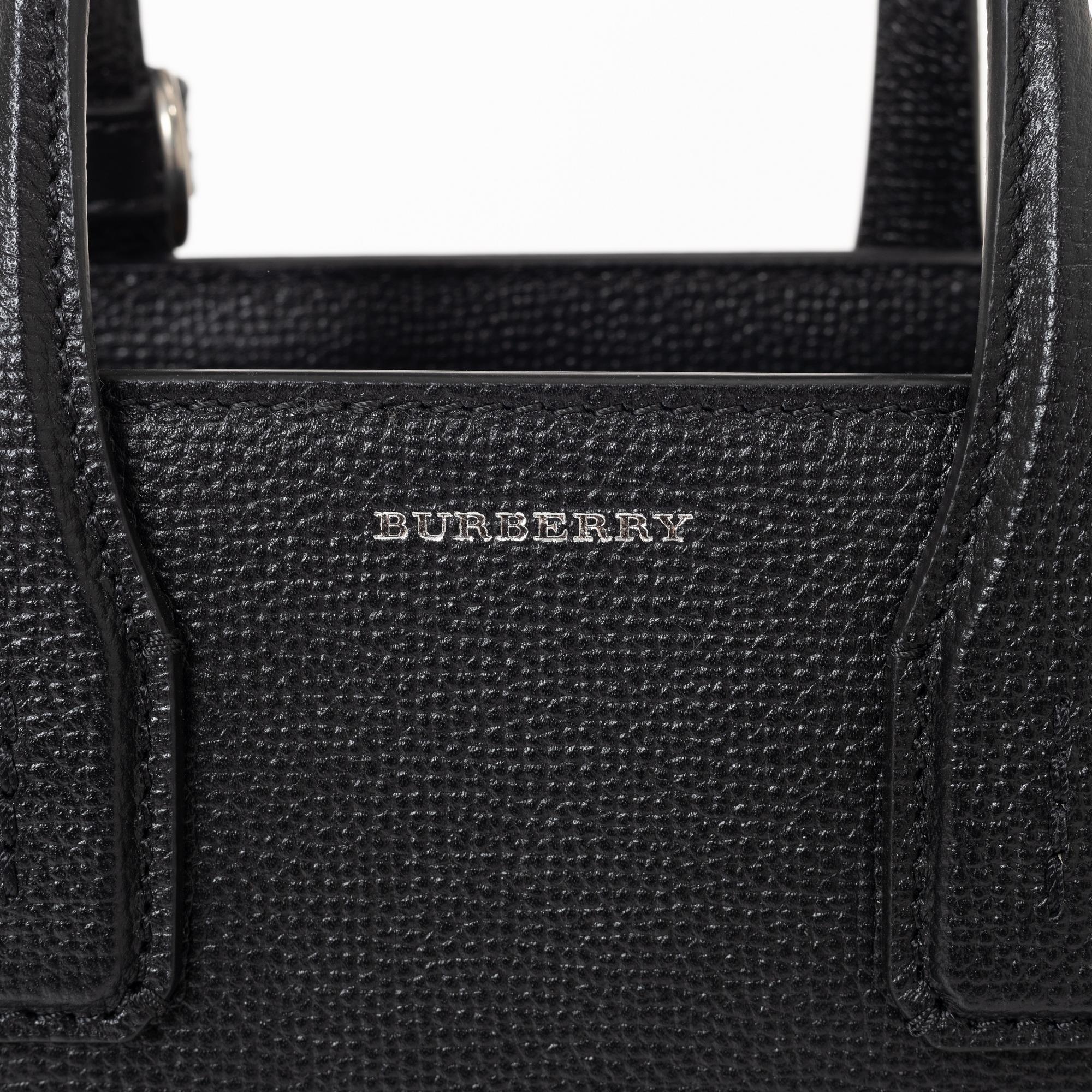 Burberry, väska, "The small banner".