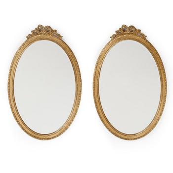 SPEGLAR, ett par, gustaviansk stil, 1900-talets sista kvartal.