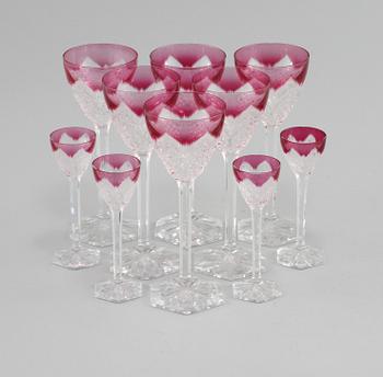 VINGLAS, 17 st, samt SNAPSGLAS, 7 st, omkring 1900-talets mitt.