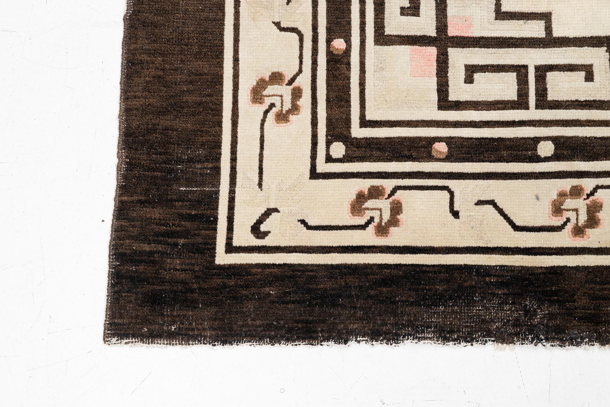 Matta, Peking, antik/semiantik ca 235 x 242 cm.