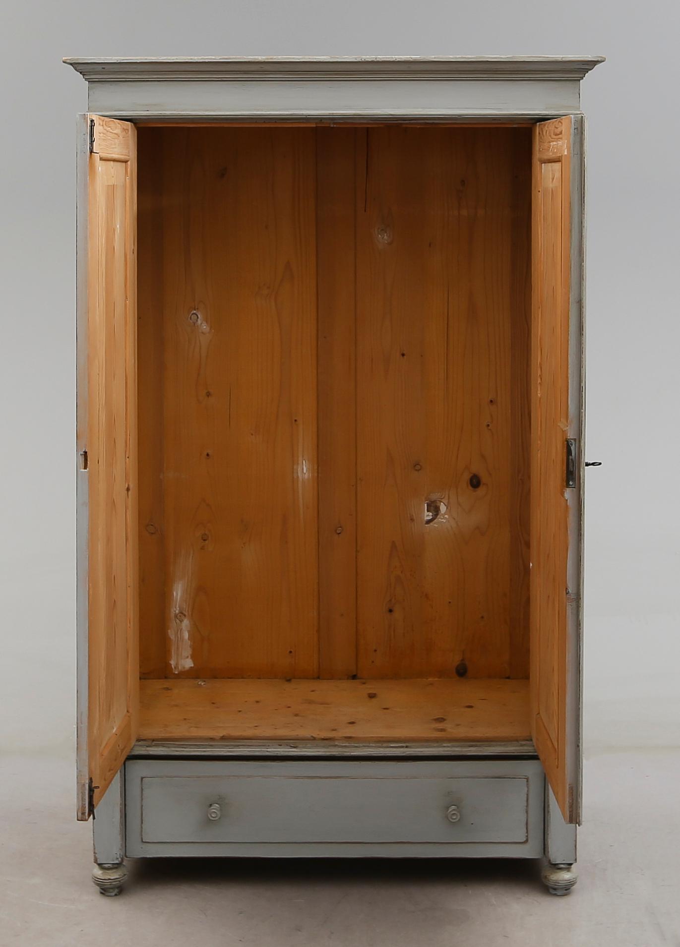 KLÄDSKÅP, 1800-talets slut.