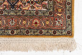 A silke hereke (souf), c. 92 x 64 cm.