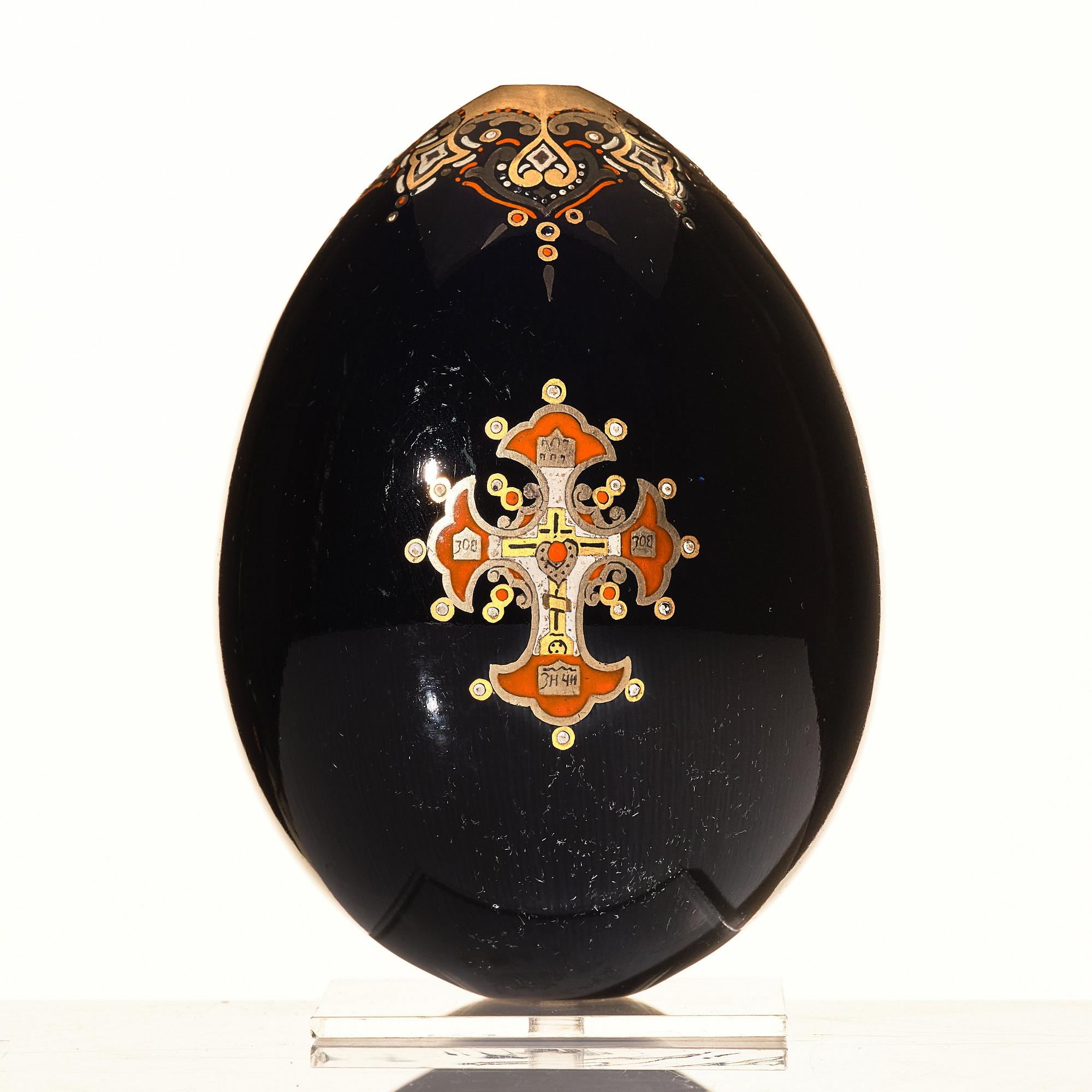 A Russian porcelain Easter Egg, late 19th Century, presumably Imperial Porcelain manufactory, St Petersburg.