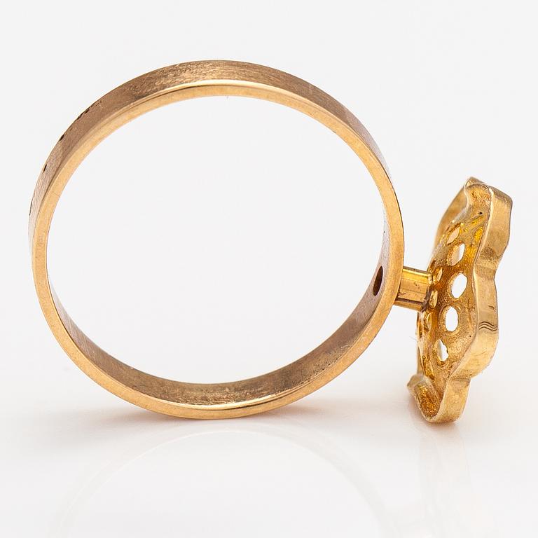 Liisa Vitali, Ring "Lemmenkukka", 14K guld. Kultakeskus, Tavastehus, 1977.