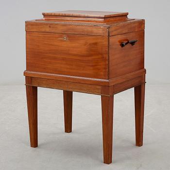 BESTICKSCHATULL, 1700-tal.