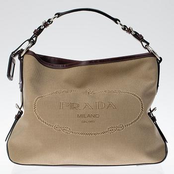 VÄSKA, Prada.