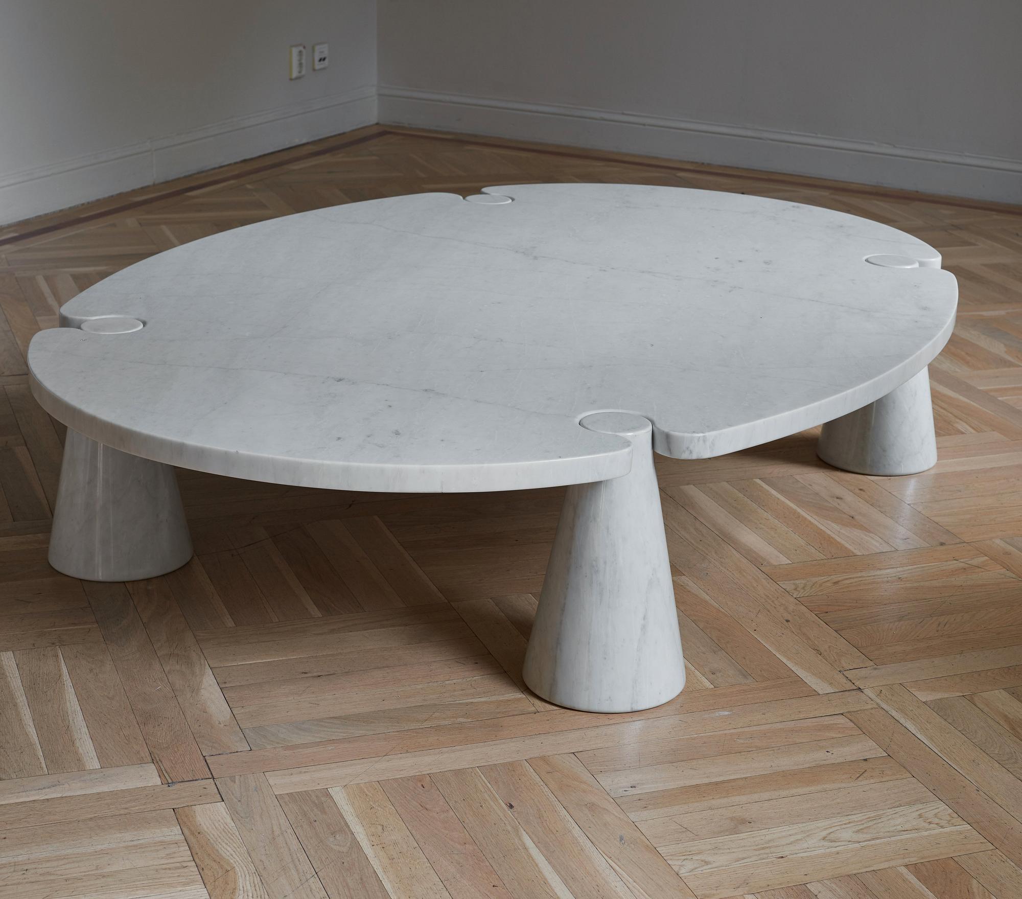 Angelo Mangiarotti, a carrara marble "Eros" sofa table for Skipper, Italy 1970-80's.