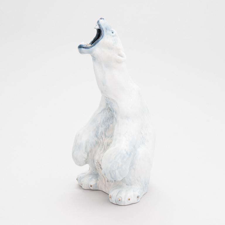 Carl Frederik Liisberg, Figurin, isbjörn 502, porslin, Royal Copenhagen, Danmark, 1985-91.