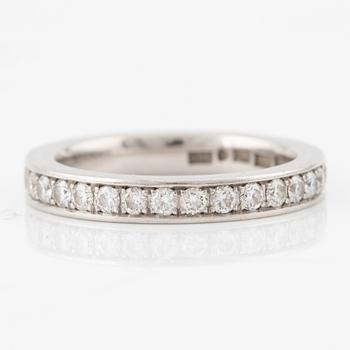 Ring, platinum, full eternity band set with brilliant-cut diamonds.