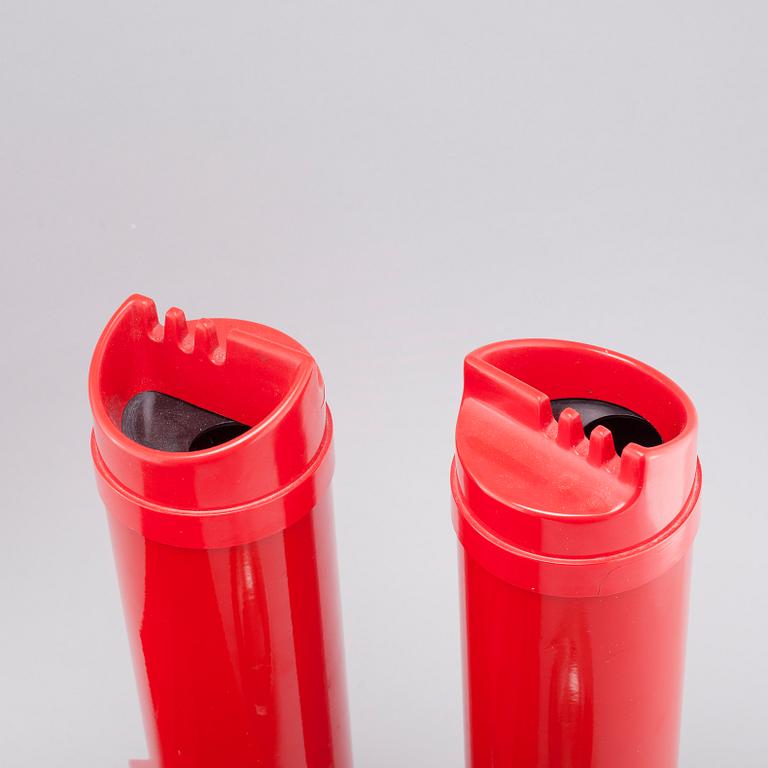 Three ash trays and one cutlery holder, ia designed by Joe Colombo and Gino Columbini for Kartell, 1960/70s.