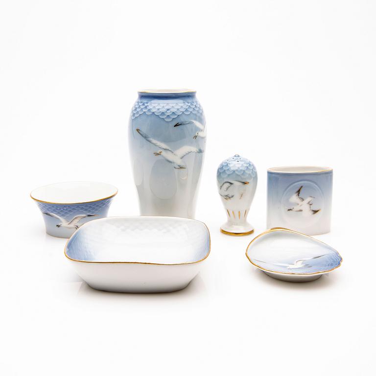 Bing & Grøndahl, Service 91 pcs "Måsen", Denmark, 20th century.