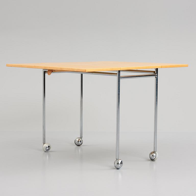 Bruno Mathsson, a drop leaf table 'Berit' in burled birch, Bruno Mathsson International, Sweden.