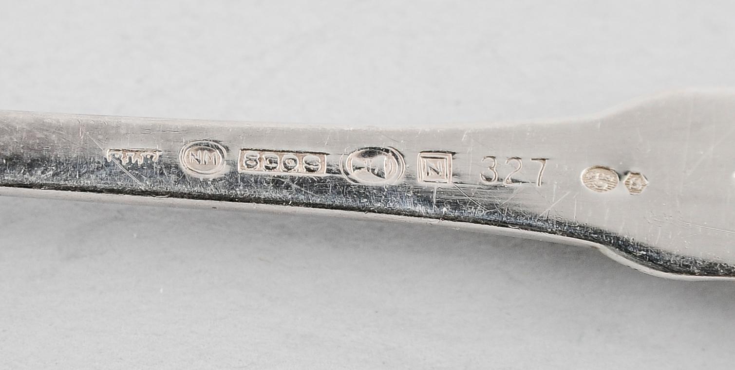 SAMLING SILVERFÖREMÅL, 7 st, bla tesil CG Hallberg Stockholm 1937. Tot vikt ca 232 g.