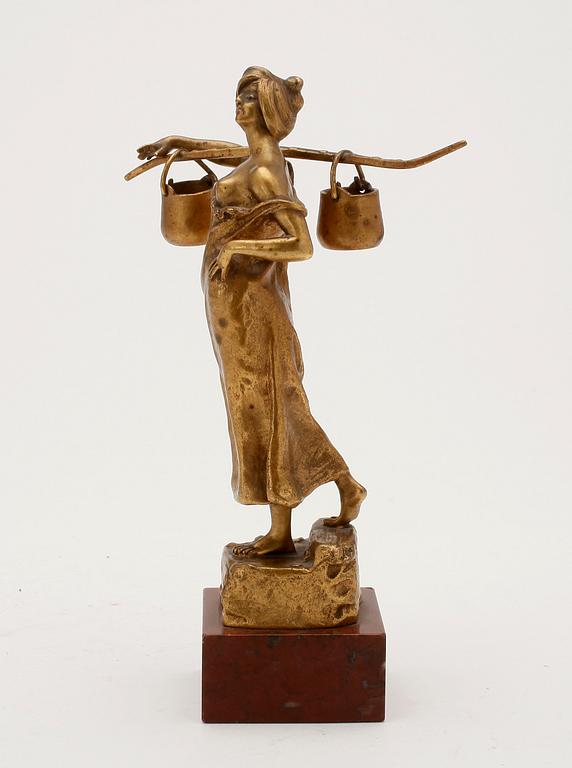 ALPHONSE EMMANUEL DE MONCEL DE PERRIN, "Die Wasserträgerin", skulptur.