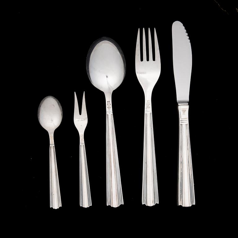 BESTICKUPPSÄTTNING, 41 delar, "Margit", silver, Hopeatehdas, Helsingfors 1955-1962. Silvervikt 732 g.