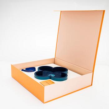 Louis Vuitton, fodrad skål, "Monogram Flower Trinket Bowl", i originalförpackning.