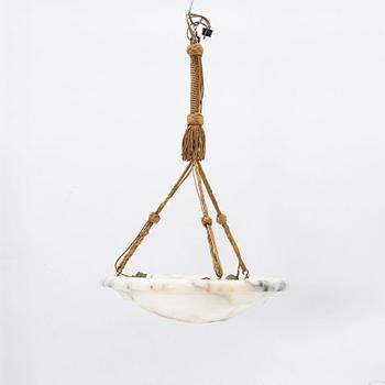 Taklampa, alabaster, 1920/30-tal.