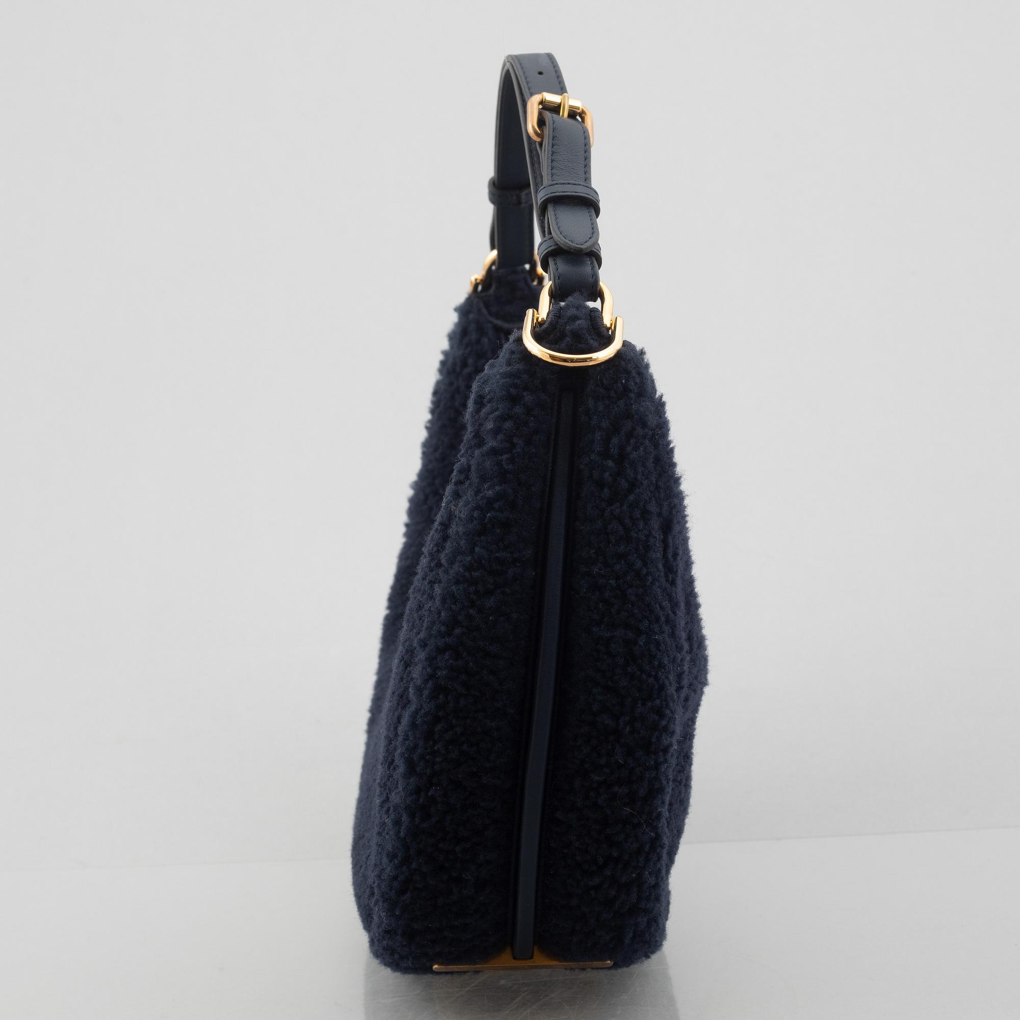 Fendi, väska, "Graphy Small Montone Merinos".