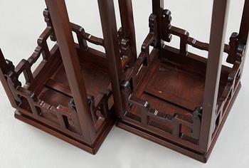 A pair of hardwood pedestals, first half of the 20th century.