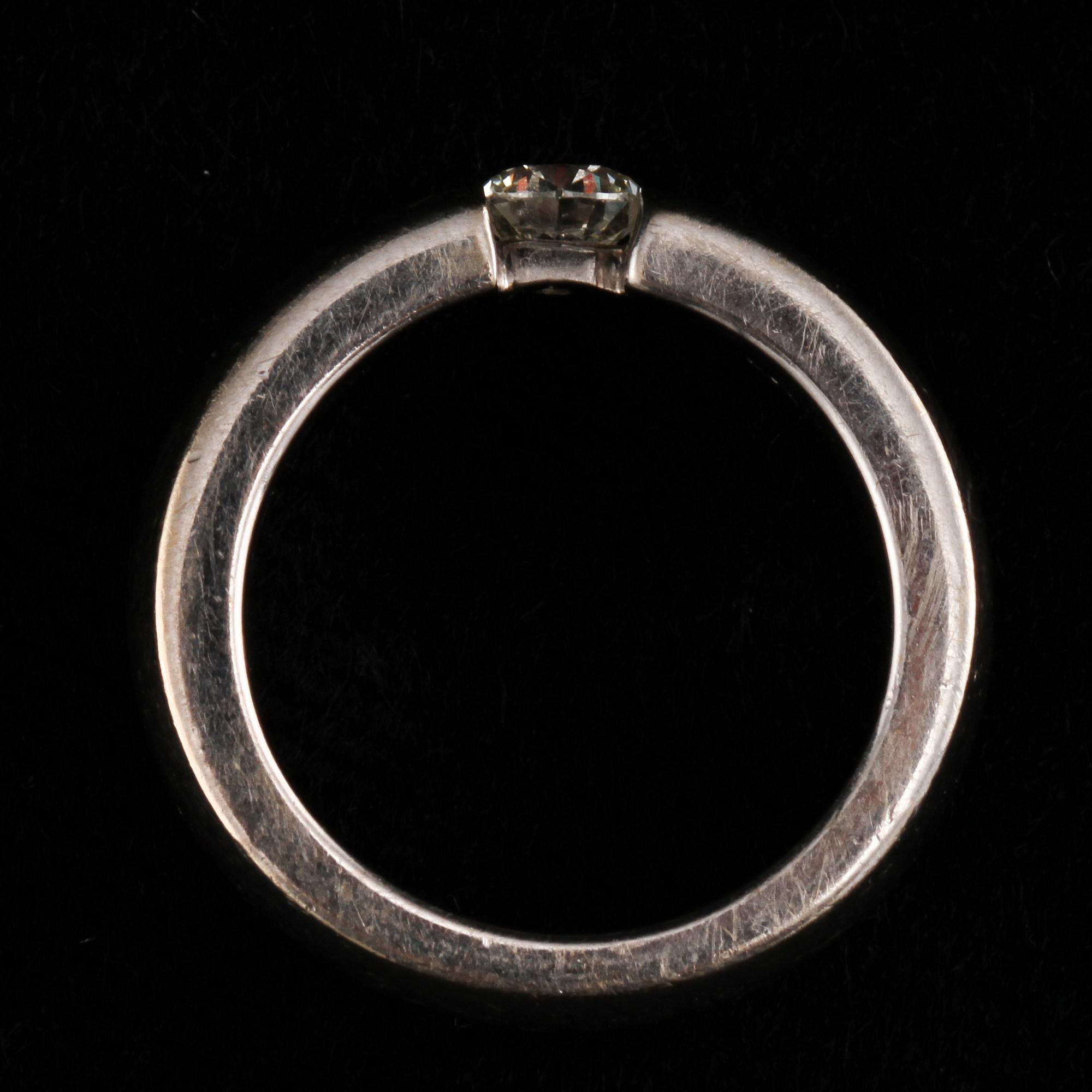 RING, 18k vitguld med briljantslipad diamant, 0.47 ct, 2000-tal. Vikt 13 g.
