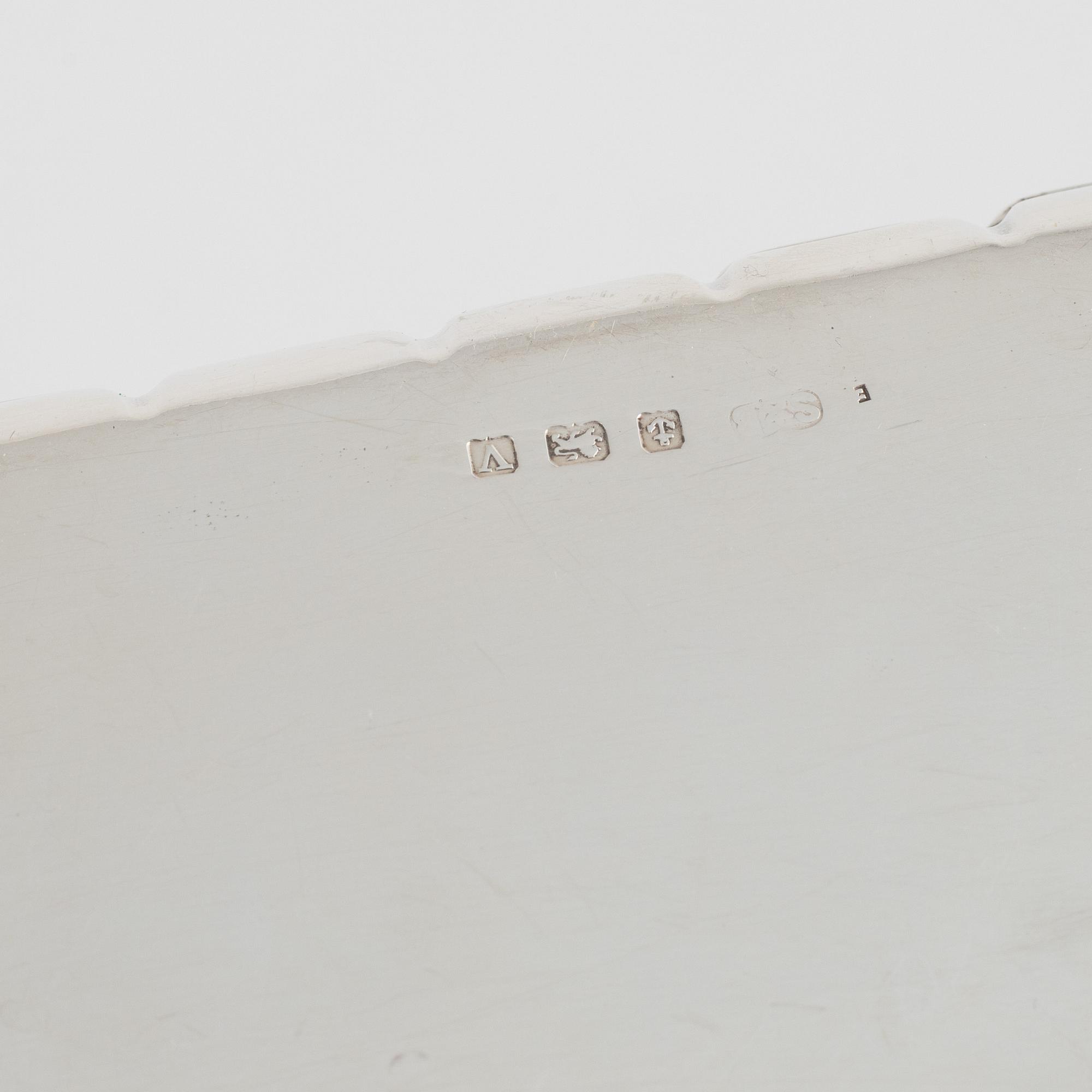 Bricka, silver, Synyer & Beddoes, Birmingham, England, 1945.