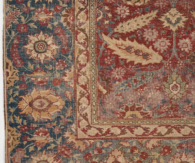 A MUGHAL RUG, an antique Indian, the second half of the 17th century, ca 191-198,5 x 126,5-127,5 cm.