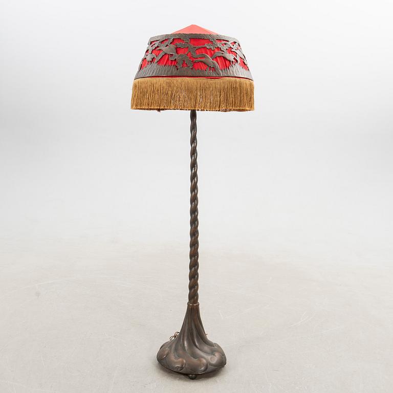 Golvlampa, Jugend, 1900-talets början.