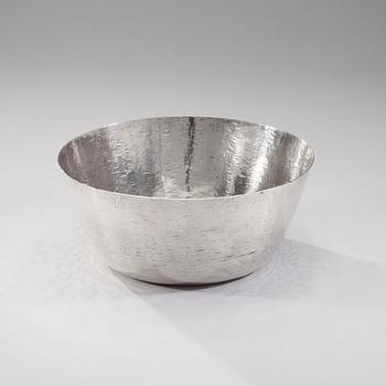 TAPIO WIRKKALA, SKÅL, silver, signerad TW, Hopeakeskus Oy, Tavastehus 1966. Vikt 519 g.