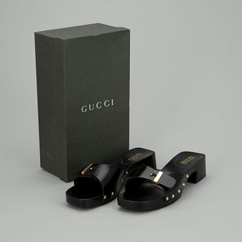 SKOR, sandaler, Gucci.