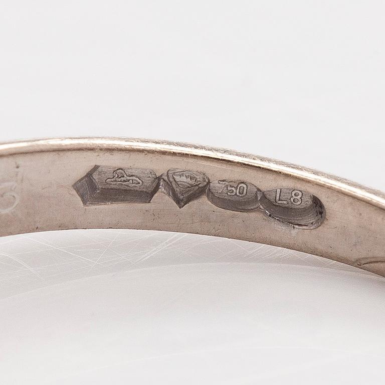 Ring, 18K vitguld med en briljantslipad diamant circa 0,62 ct, Kultakeskus 1988.