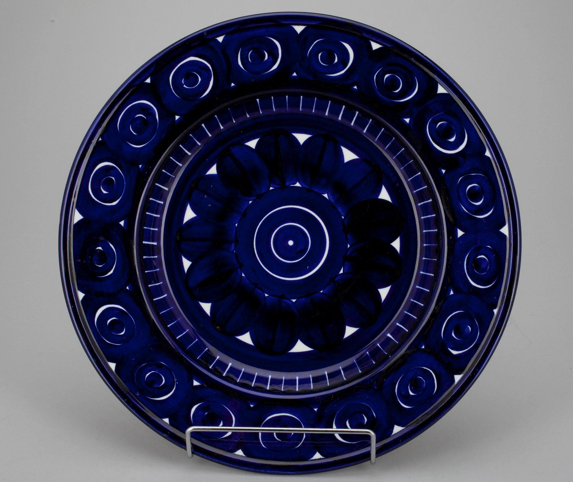 FAT, porslin, "Valencia", Ulla Procopé, Arabia 1900-talets senare hälft.