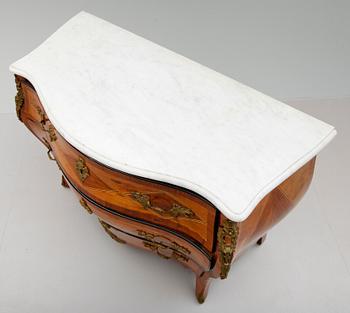 BYRÅ, rokokostil, 1800-talets andra hälft.