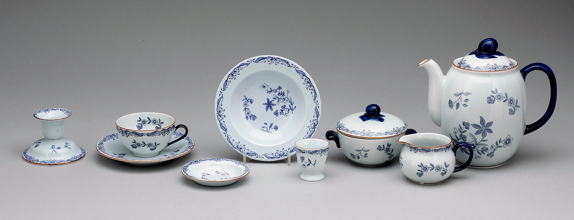 MATSERVIS, 76 delar, porslin, "Ostindia", Rörstrand, formgiven 1932.