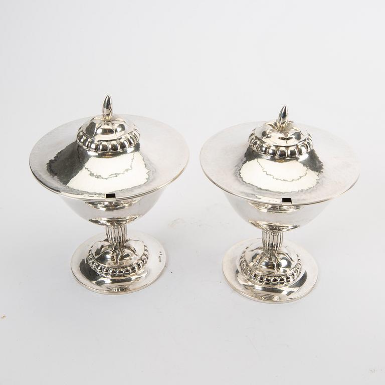 A 20th century pair of sivler suger bowls mark of CF Carlman Stockholm 1917 total weight 570 grams.