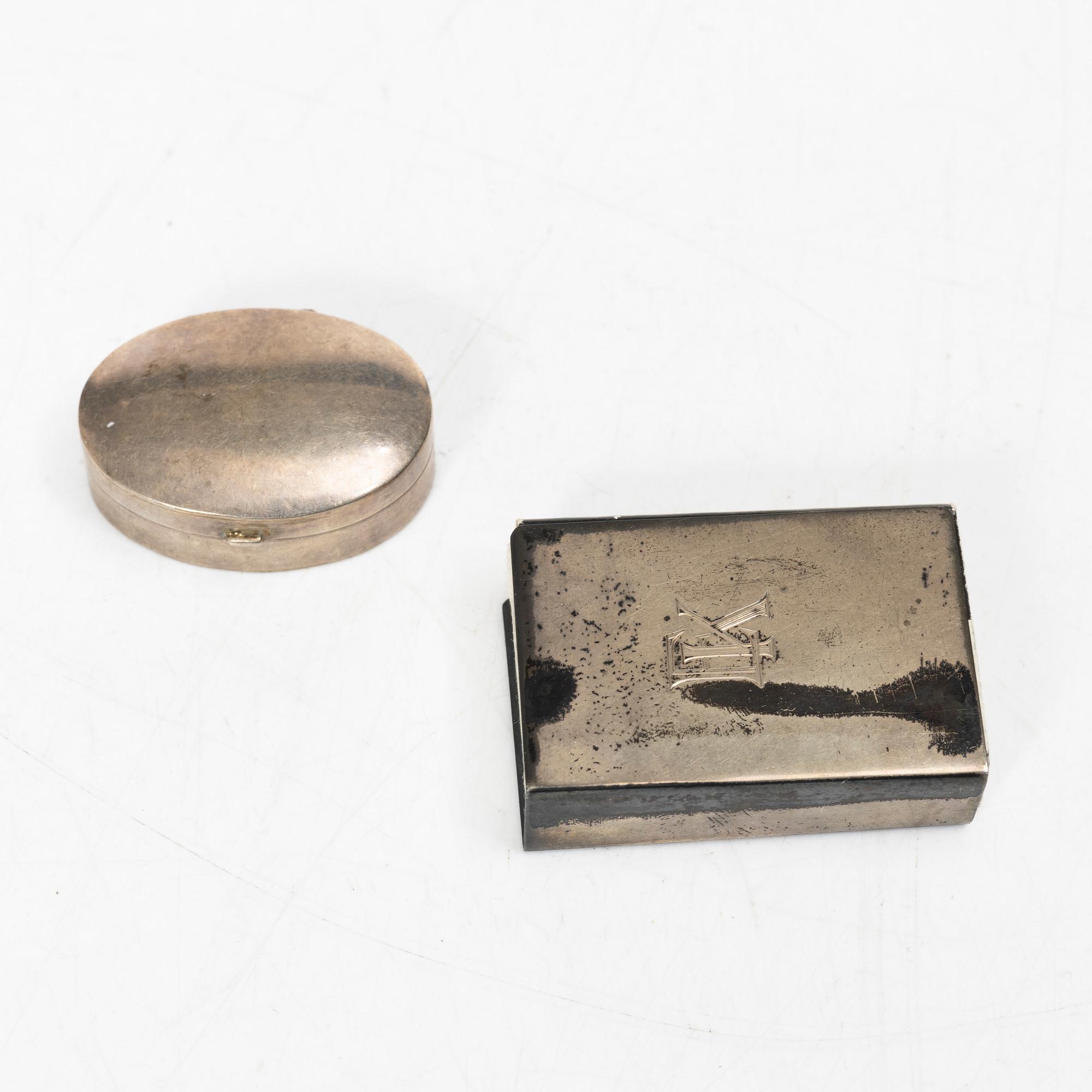 Silver, 9 delar, bl a stämplat Robert Pringle & Sons, London 1903.