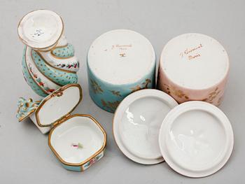 SAMLING PORSLINSFÖREMÅL, 4 del, Frankrike, 1900-tal.