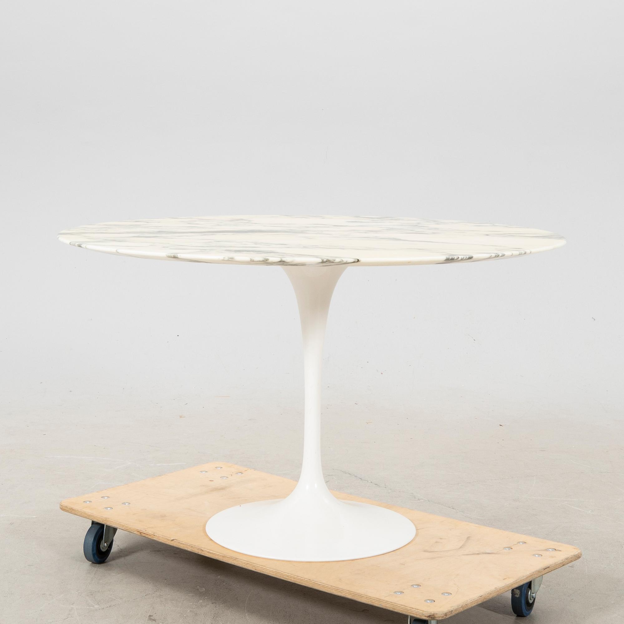 Eero Saarinen, matbord, "Tulip", Knoll International.
