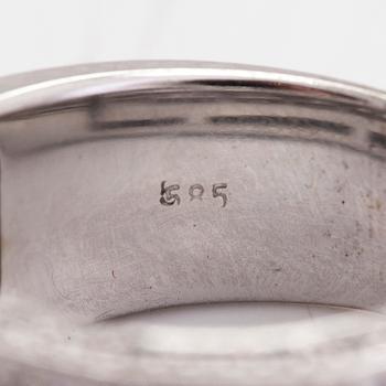 Ring, 14K vitguld, diamanter totalt ca 0.75 ct.