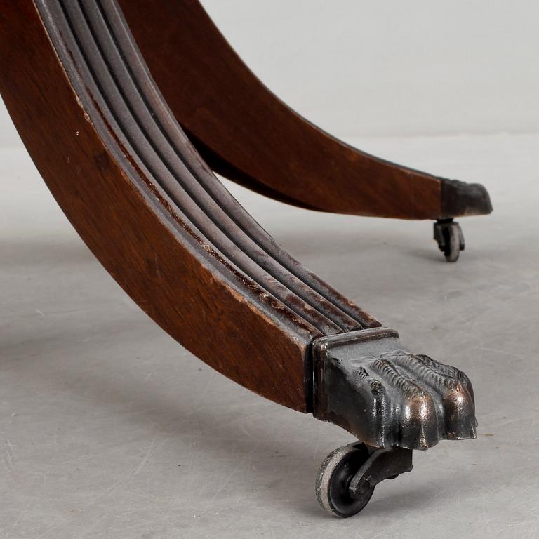 MATBORD, George III - stil, 1900-talets andra hälft.