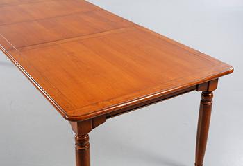 A dining set with seven pieces, designed Louis Philippe, Selva, from late 20th century.